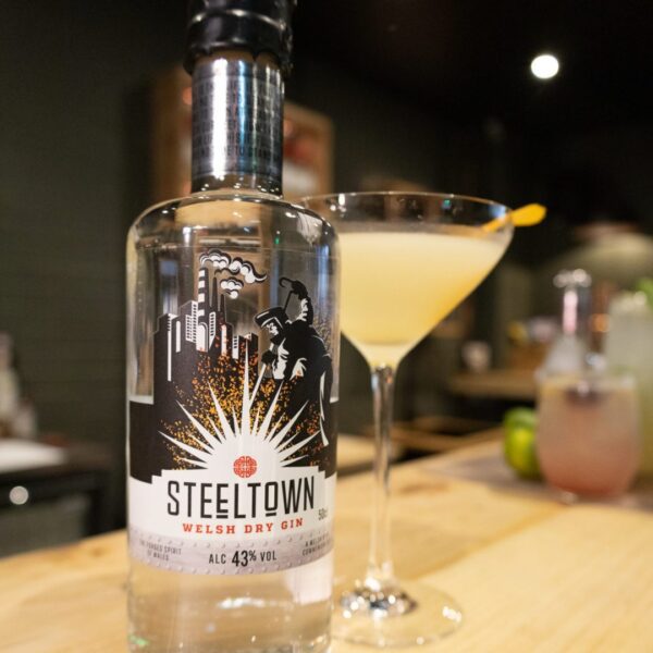 Spirit of Wales Distillery_Steeltown Welsh Dry Gin cocktail Spirit of Wales Distillery_Steeltown Welsh Dry Gin cocktail